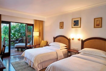 Superior Room, 2 Twin Beds, Non Smoking (Balcony)