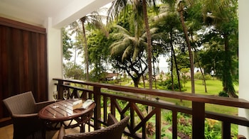 Deluxe Room, 2 Twin Beds, Non Smoking, Garden View (Balcony)