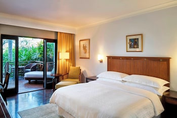 Superior Room, 1 King Bed, Non Smoking (Balcony)