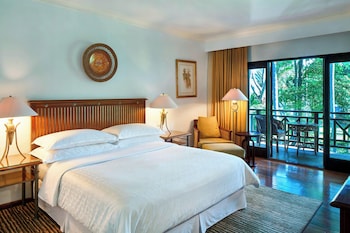 Deluxe Room, 1 King Bed, Non Smoking, Garden View (Balcony)