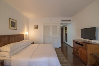 Superior Room, 1 King Bed, Non Smoking (Balcony)
