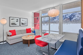 Deluxe Suite, 1 Bedroom, Accessible (Mountain)