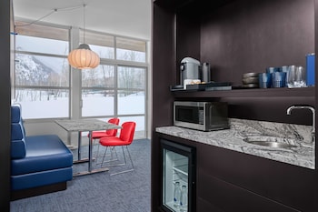 Deluxe Suite, 1 Bedroom, Accessible (Mountain)