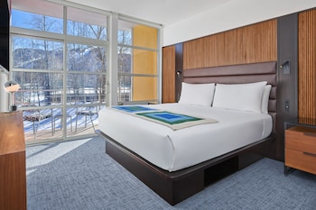 Deluxe Suite, 2 Bedrooms, Accessible (Mountain)
