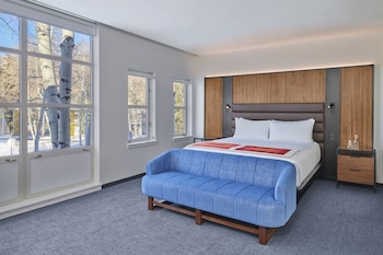 Deluxe Suite, 2 Bedrooms, Accessible (Mountain)
