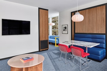 Deluxe Suite, 1 Bedroom, Corner