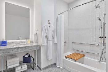 Deluxe Suite, 1 Bedroom, Accessible (Mountain)