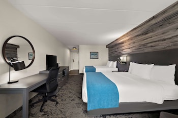 Standard Room, 2 Queen Beds, Non Smoking, Balcony (Walk-in Shower)