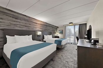 Standard Room, 2 Queen Beds, Non Smoking, Balcony (Walk-in Shower)