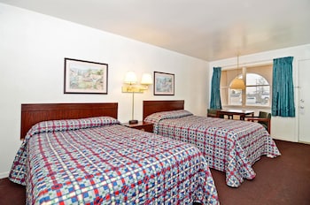 Room, 2 Double Beds, Smoking