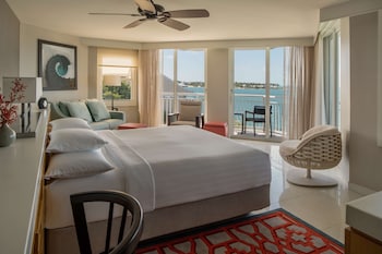 Deluxe Room, 1 King Bed, Ocean View