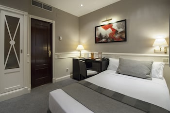 Single Room (Interior)