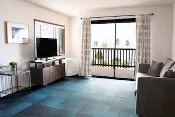 Terrace Ocean View 2 Queen Suite (Stair Access Only)