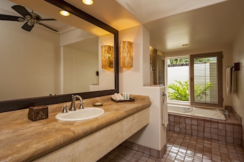 Room, 2 Queen Beds, Garden View