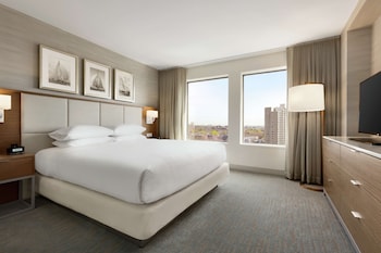 Room, 1 King Bed with Sofa bed, Accessible, Bathtub (Mobility & Hearing)
