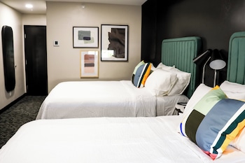 Room, 2 Queen Beds, Accessible, Non Smoking (Walk in Shower)