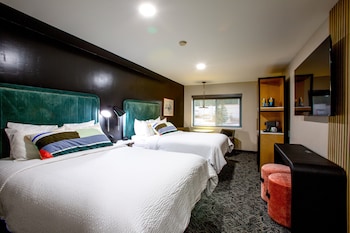 Room, 2 Queen Beds, Accessible, Non Smoking (Walk in Shower)