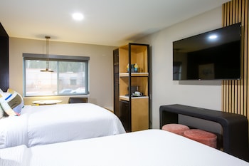 Room, 2 Queen Beds, Accessible, Non Smoking (Walk in Shower)