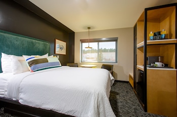 Standard Room, 1 King Bed, Hearing Accessible, Non Smoking (Communications, Mobility)