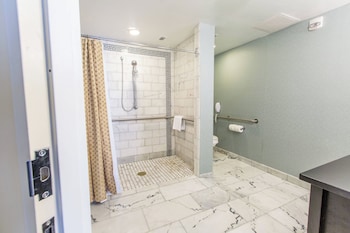 Room, 2 Queen Beds (Hearing Accessible)