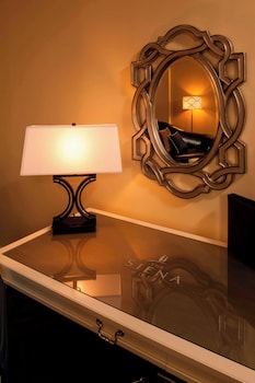 Room, 1 King Bed (Hearing Accessible)