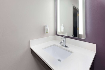 Room, 1 King Bed, Accessible, Non Smoking (Mobility Accessible)