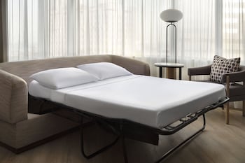 Junior Suite, 1 King Bed, Harbor View (Mobility Accessible, Roll-in Shower)