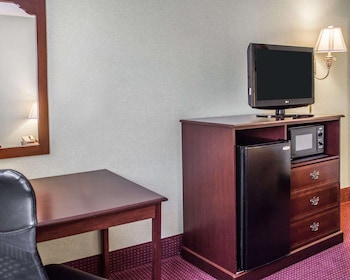 Standard Room, 1 Queen Bed, Non Smoking