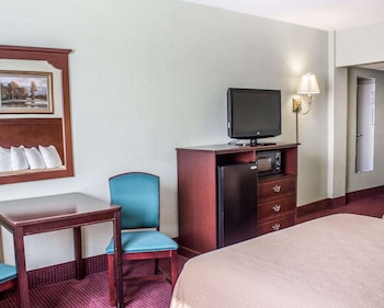 Standard Room, 2 Queen Beds, Non Smoking