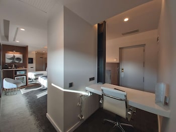 Superior Suite, 1 King Bed, Non Smoking, Terrace