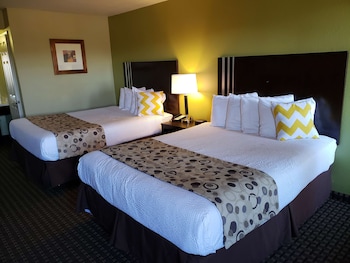 Standard Room, 2 Queen Beds, Accessible, Bathtub