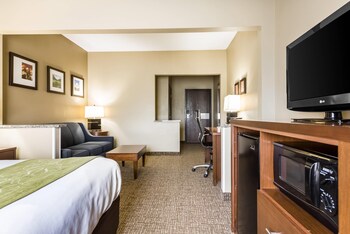 Suite, 1 Queen Bed with Sofa bed, Accessible, Non Smoking