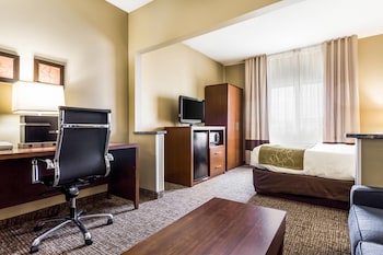 Suite, 1 Queen Bed with Sofa bed, Accessible, Non Smoking
