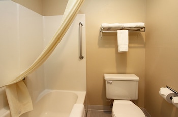 Suite, Multiple Beds (Triple Queen)