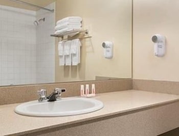 Room, 2 Queen Beds, Refrigerator & Microwave
