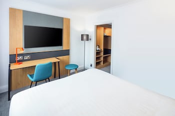 Standard Room, 1 King Bed (Super with Double Sofa)