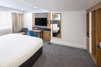 Standard Room, 1 King Bed, Accessible (Super)