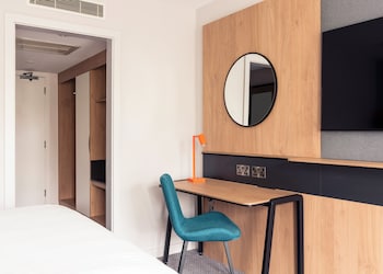 Standard Room, 1 King Bed (Super)