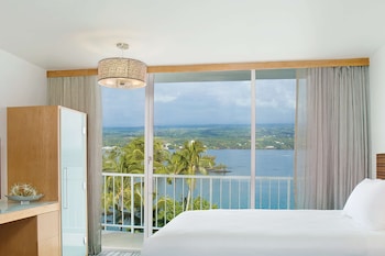 Room, 1 Queen Bed, Accessible, Oceanfront (Lanai Mobility&Hearing,Roll-in Shower)
