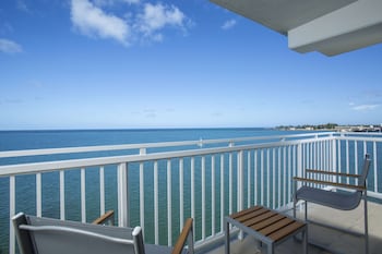 Room, 1 King Bed, Non Smoking, Ocean View
