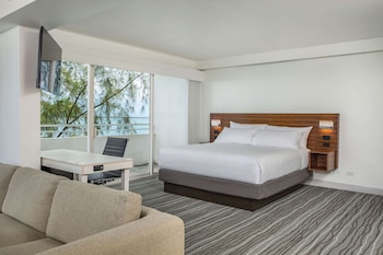 Junior Suite, 1 King Bed, Non Smoking, Oceanfront