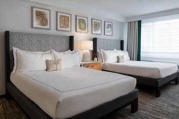 Room, 2 Queen Beds, City View