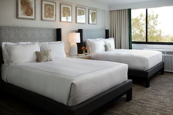 Room, 2 Queen Beds, Accessible, City View