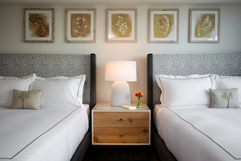Room, 2 Queen Beds, City View