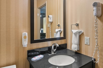 Room, 2 Queen Beds, Non Smoking (Main Floor)