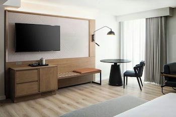 Junior Suite, 1 King Bed with Sofa bed