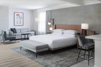 Junior Suite, 1 King Bed with Sofa bed
