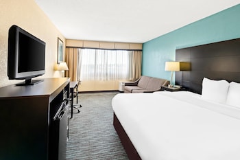 Standard Room, 1 King Bed with Sofa bed, Non Smoking (2 Person Sofabed)