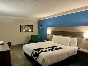 Suite, 1 King Bed, Non Smoking