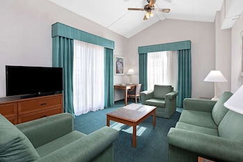 Suite, 1 King Bed, Non Smoking